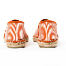 Load image into Gallery viewer, Röd vit randiga espadriller.