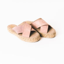 Load image into Gallery viewer, Rosa handgjorda espadriller slip in  från from astrid with 
